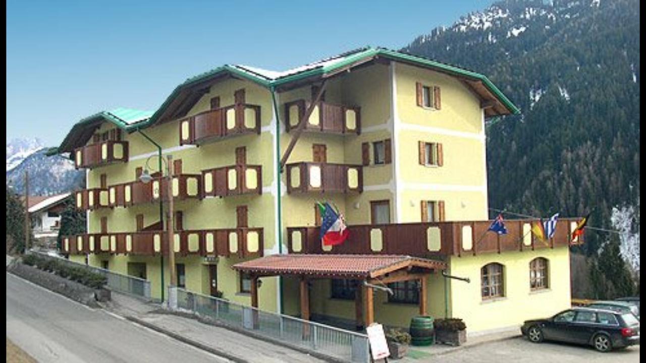 Hotel Tosa Madonna di Campiglio Exterior photo