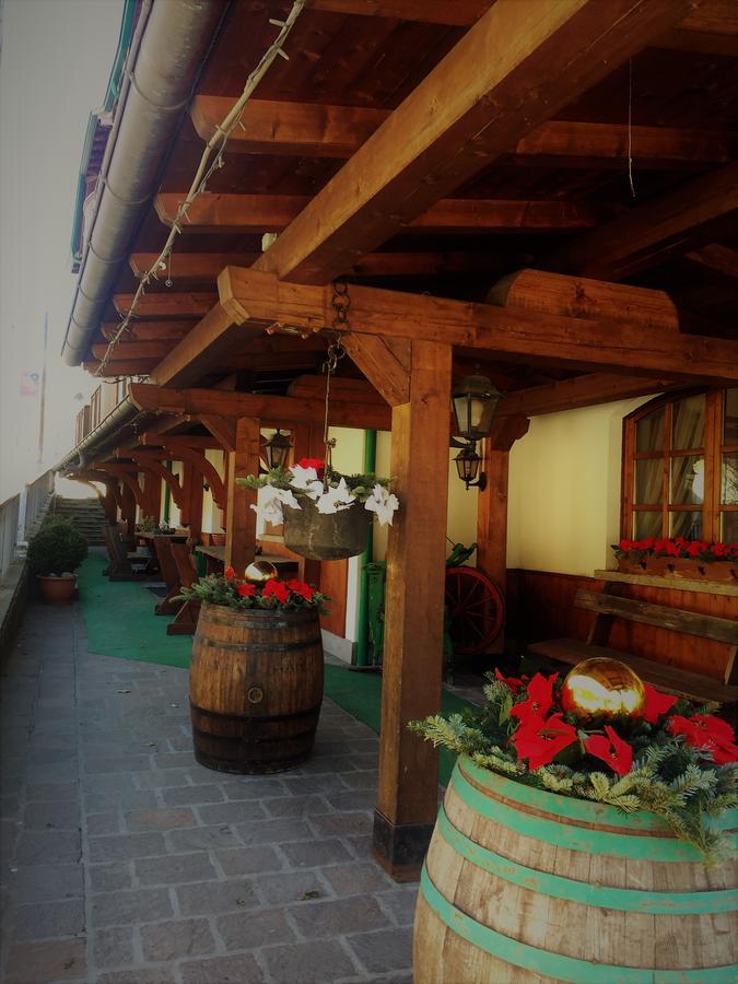 Hotel Tosa Madonna di Campiglio Exterior photo